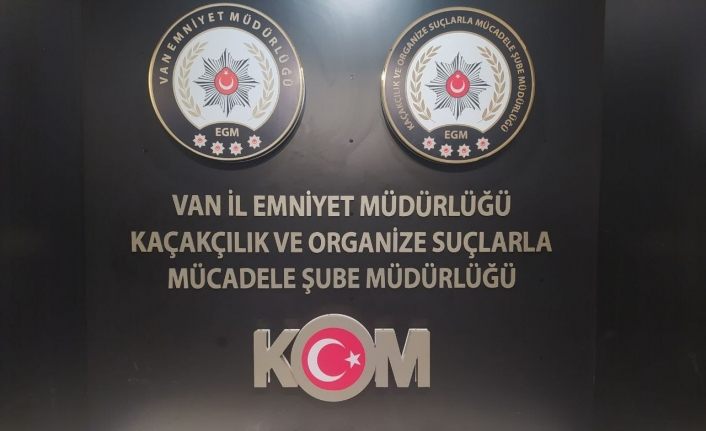 Van merkezli operasyonda sahte çek düzenleyen 3 kişi tutuklandı