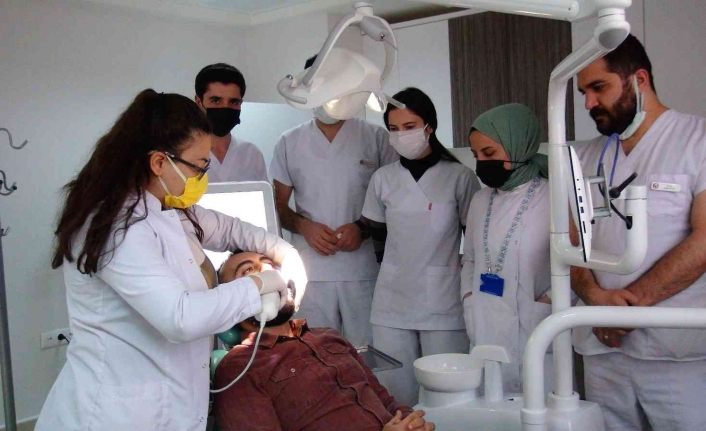 Van YYÜ Diş Fakültesi teknolojik cihazlarla bölge halkına hizmet veriyor
