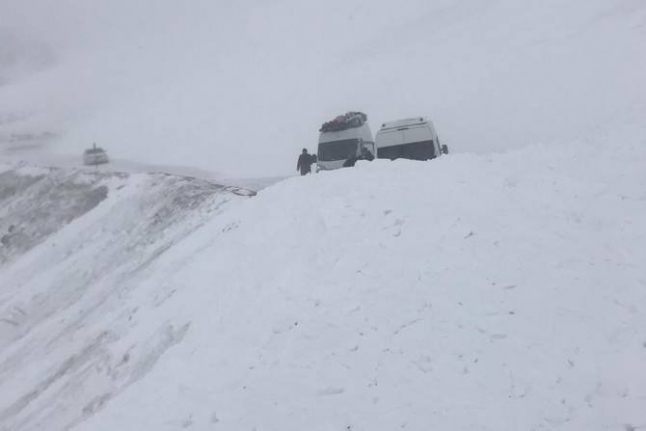 Van’da 76 yerleşim yerinin yolu ulaşıma kapandı