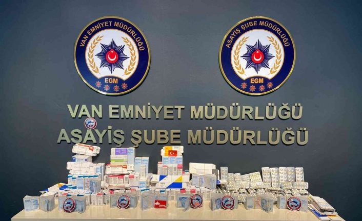 Van’da kaçak ilaç ve 100 bin TL ele geçirildi