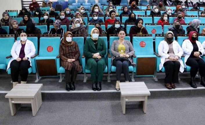 Van’da “Kadınların Toplumdaki Yeri ve Önemi” konulu seminer