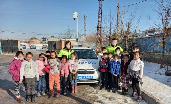 Van’da trafik polisleri 316 öğrenciye trafik eğitimi verdi