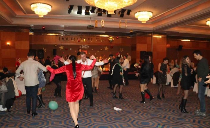 Van’da yeni yıl coşkuyla kutlandı