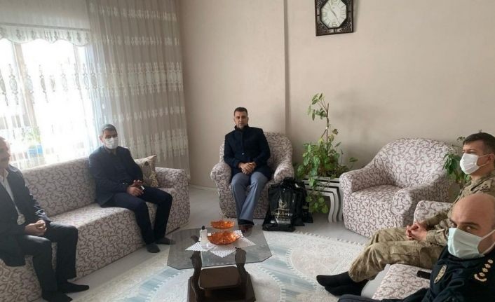 Kaymakam Savar’dan şehit ve gazi ailelerine ziyaret