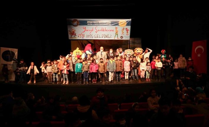 Öğrenci yarıyıl şenliklerinde gönüllerince eğlendi