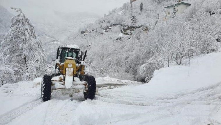 Van’da 231 yerleşim yerinin yolu ulaşıma kapalı