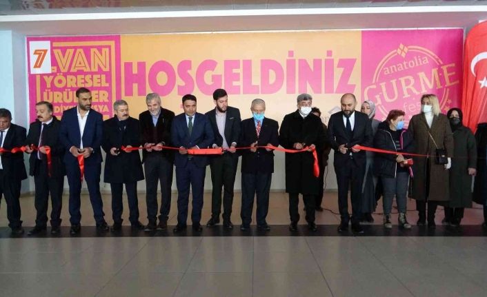 Van’da ‘7. Yöresel Ürünler ve Hediyelik Eşya Fuarı’ kapılarını ziyaretçilere açtı
