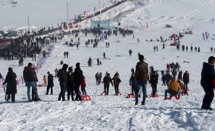 Van’da gençlik festivali düzenlendi
