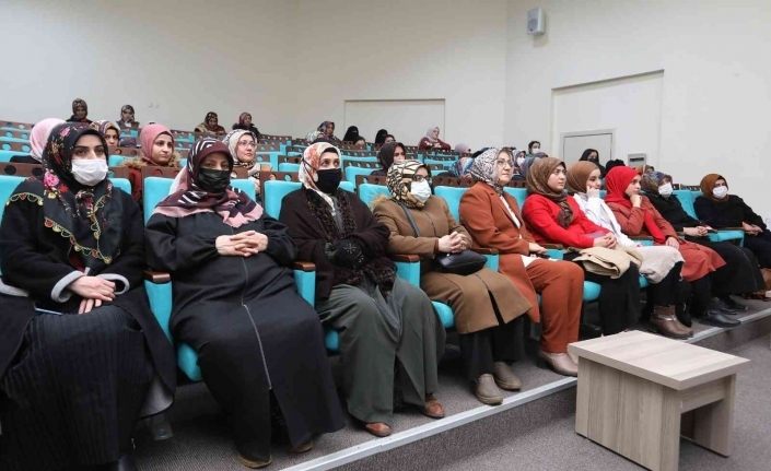 Van’da ‘Gönülden Gönüle Dost Sohbetleri’ devam ediyor