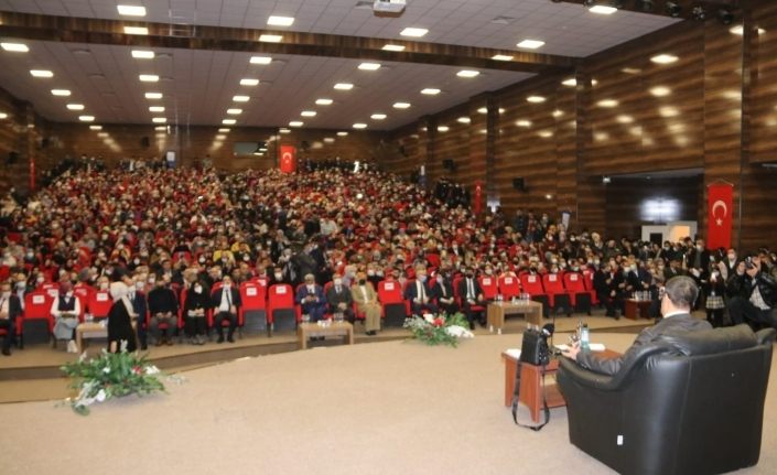 Van’da Hayati İnanç söyleşisine yoğun ilgi