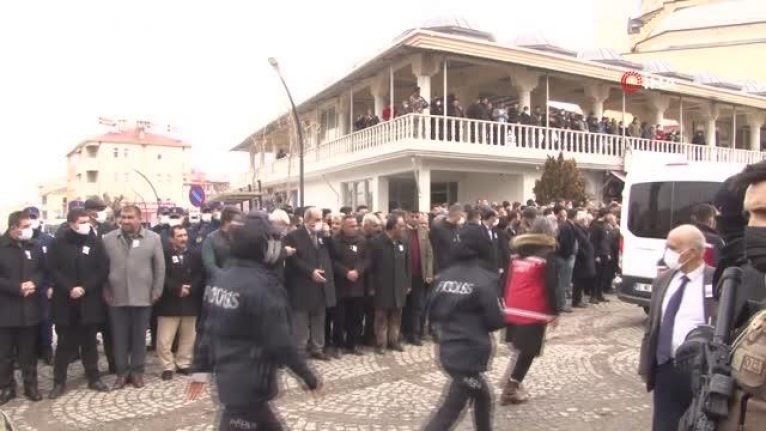 Çukurca şehidi son yolculuğuna uğurlandı