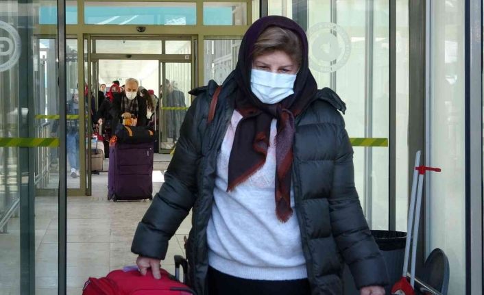 İran, sınır kapısındaki çalışma saatlerini uzattı