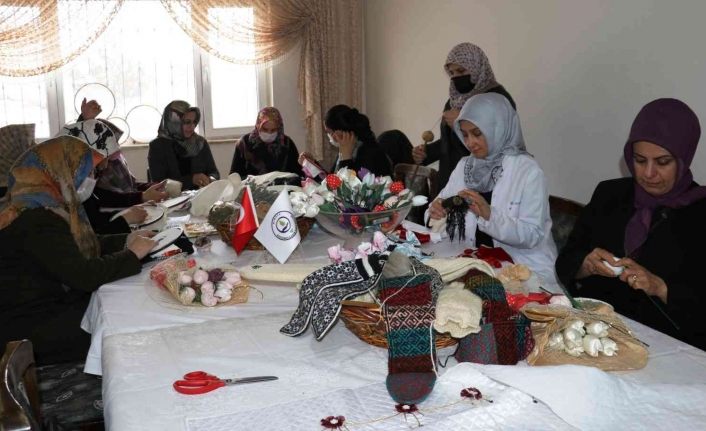 Koyun yünleri kadınların eliyle değerleniyor
