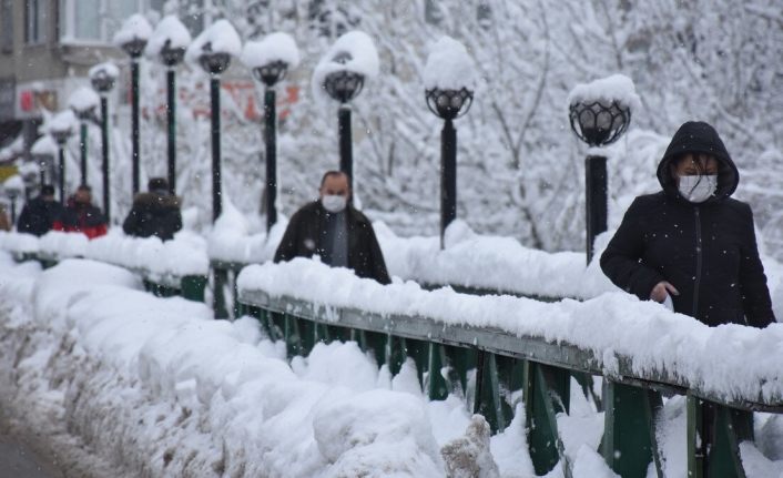 Meteorolojiden yoğun kar, çığ, buzlanma ve don uyarısı