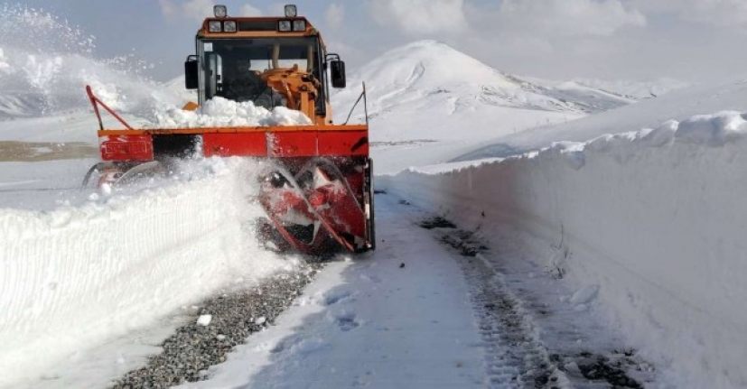 Van’da 63 yerleşim yerinin yolu ulaşıma kapandı