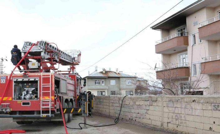 Van’da korkutan yangın