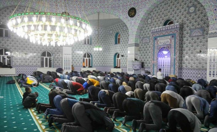 Başkale’de Kadir Gecesi idrak edildi