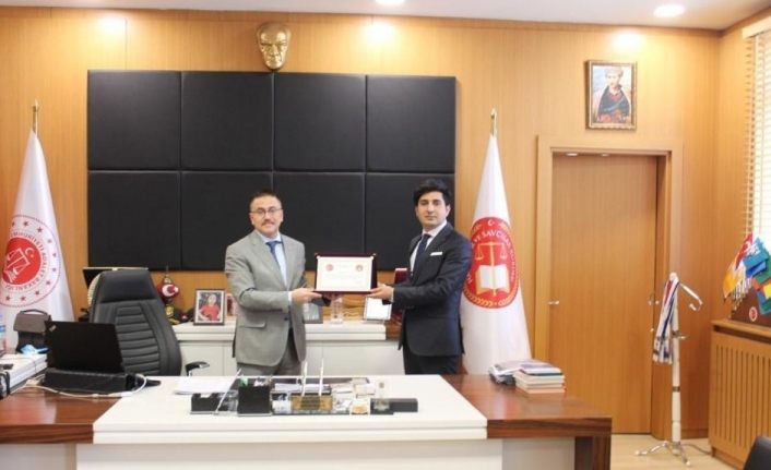 Başsavcı Dönmez’den Savcıya plaket