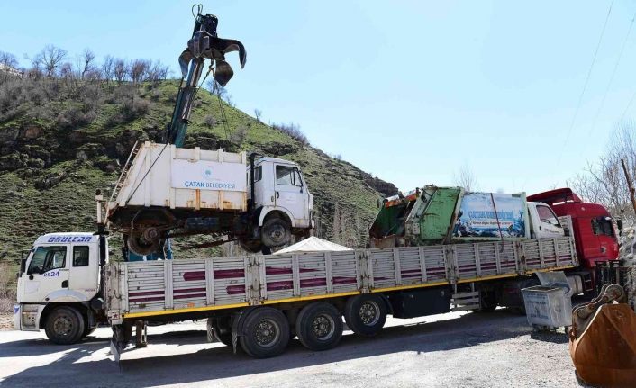 Çatak Belediyesi hurda araçlarını MKE’ye devretti