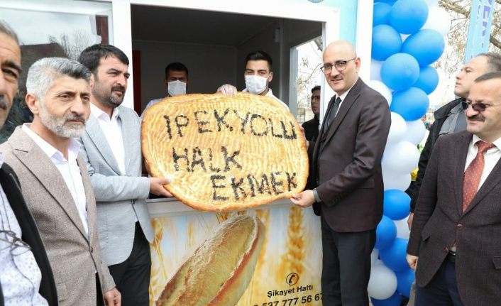 İpekyolu’nda halk ekmek satışı başladı