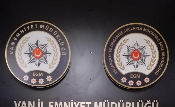Sınavda kopya düzeneği olarak kullanılan malzemeler ele geçirildi