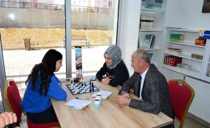 Tuşba Belediyesinden ‘Kitap Kafe’ hizmeti