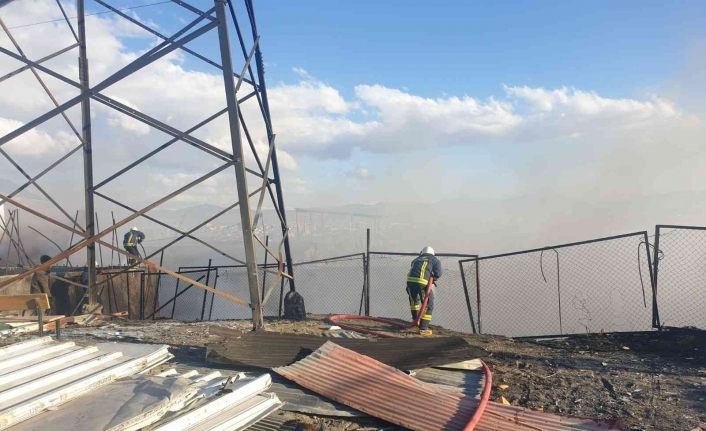 Tuşba’da yangın