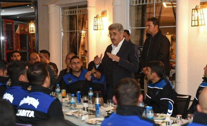 Vali Bilmez, zabıta ile iftar yaptı