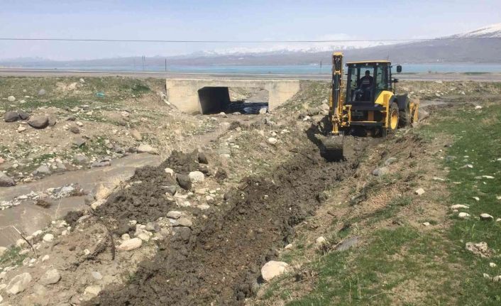 Van Büyükşehir Belediyesi tarımsal faaliyetlerine başladı