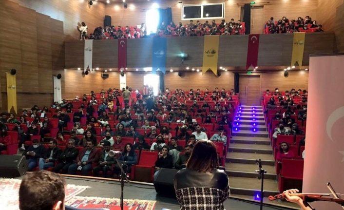Van Büyükşehir Belediyesi’nden şiir dinletisi