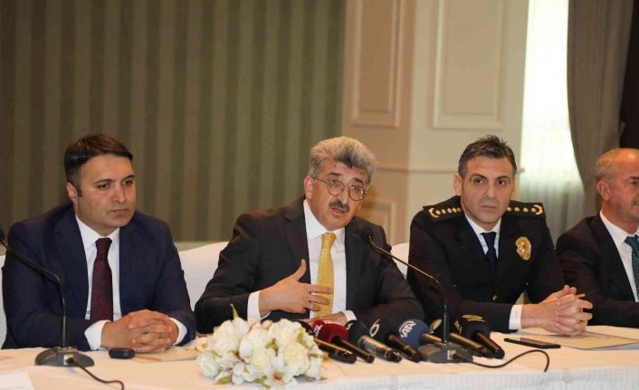 Van Valisi Bilmez: “Nevruz süresince Van’a 50 bin İranlı turist geldi”