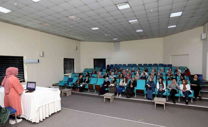 Van’da ‘Bilinçli Medya Kullanımı’ semineri