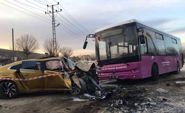 Van’da trafik kazasının görüntüsü ortaya çıktı