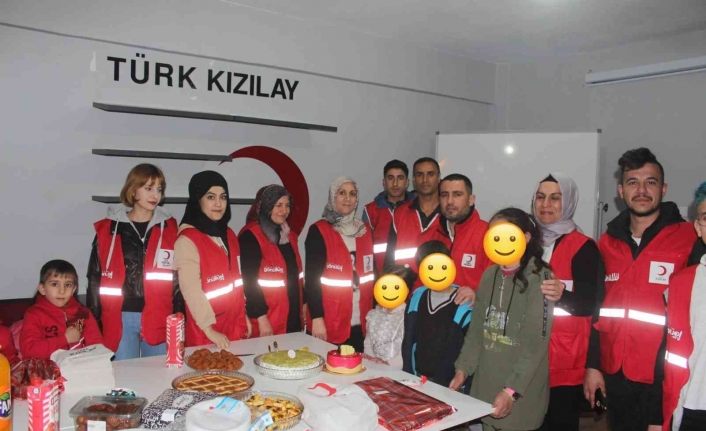 Yetim kıza doğum günü sürprizi