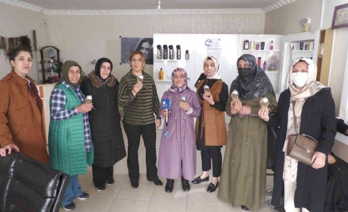Anneler ’Edremit Kart’ ile güzelleşti