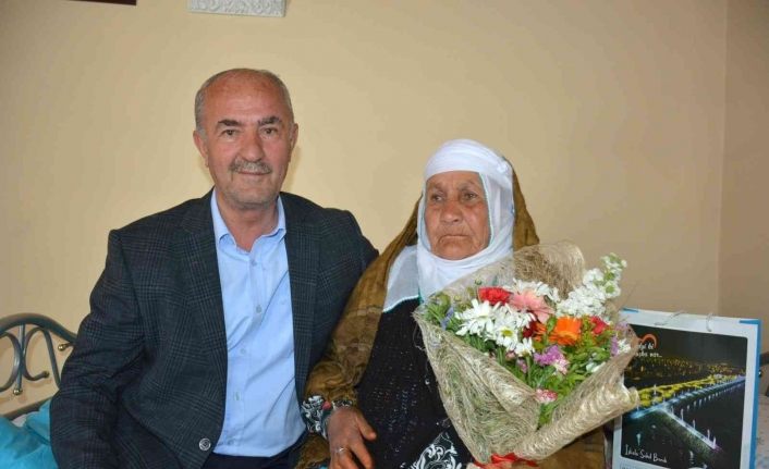 Başkan Akman’dan anlamlı ‘Anneler Günü’ ziyareti