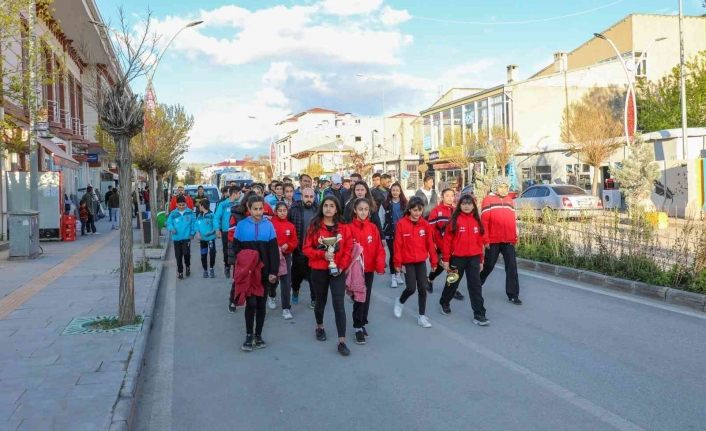 Gürpınar Belediyesinden yıldız sporcular için kutlama gecesi