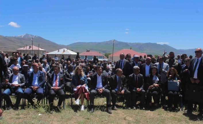 İBB Başkanı İmamoğlu, Van’da caminin temel atma törenine katıldı