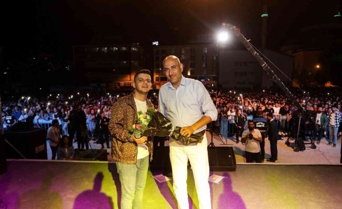 İpekyolu’da Bilal Sonses rüzgarı