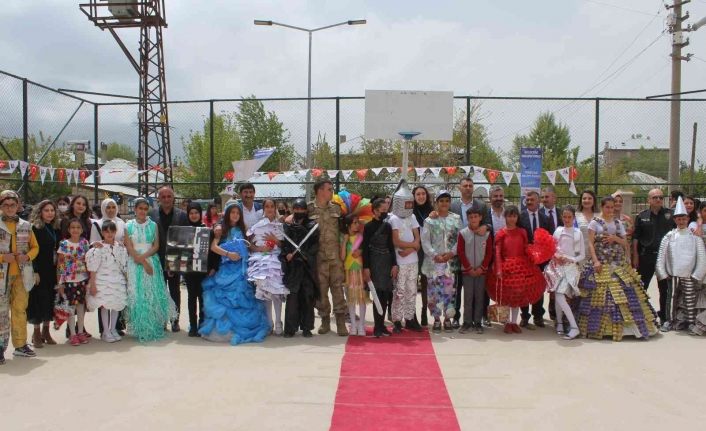 Muradiye’de ‘Bilim Fuarı’ açıldı