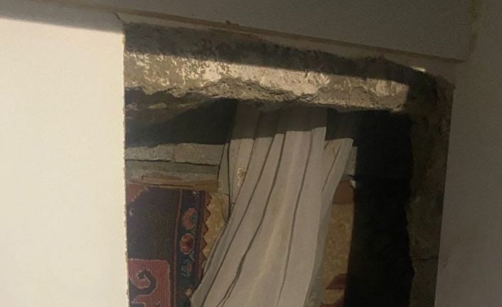 Uyuşturucudan 7 yıldır aranıyordu, evinin gizli bölmesinde yakalandı