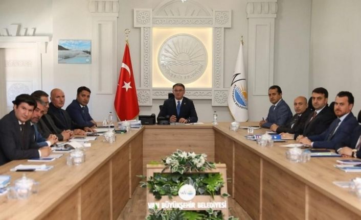 Vali Balcı, büyükşehir belediyesinin yatırımlarıyla ilgili toplantı yaptı