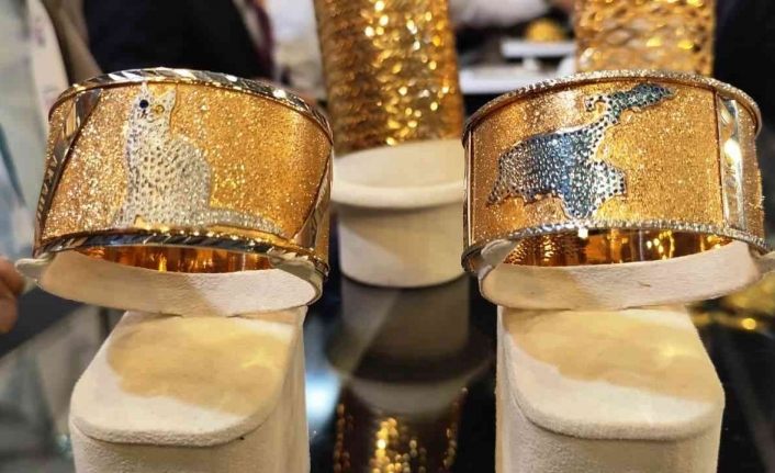 Van Kedisi ve Van Gölü altın bileziklere işlendi