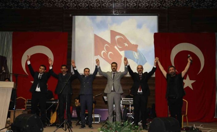 Van Ülkü Ocakları’ndan Osman Öztunç ve Atilla Yılmaz konseri