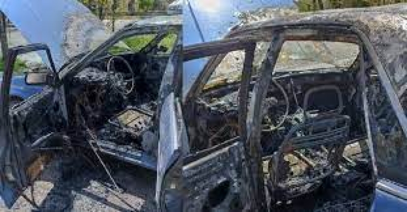 Van’da park halindeki otomobil alev alev yandı