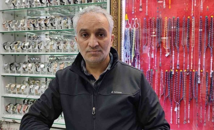 Yüzük çalan hırsıza çağrı: “Sana farklı bir yüzük vereyim”
