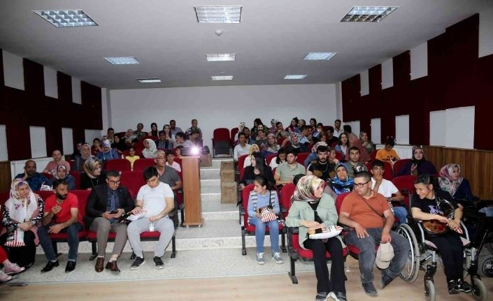 Büyükşehir, engelli vatandaşlara sinema keyfi yaşattı