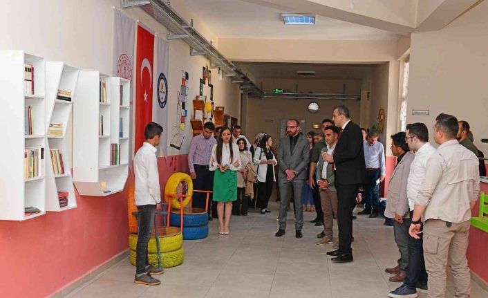 Çatak’ta ‘Geri Dönüşüm Koridor Kütüphanesi’ açıldı