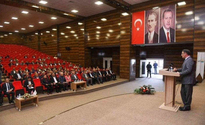 Vali Ozan Balcı mahalle muhtarlarıyla buluştu