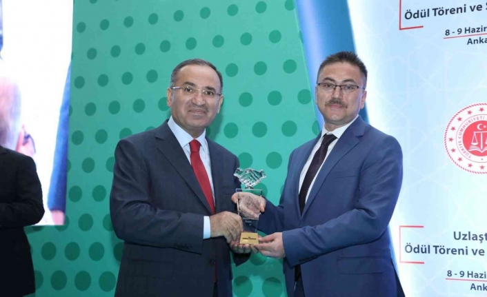 Van Cumhuriyet Başsavcısı Dönmez’e ikinci kez ‘uzlaştırma’ ödülü verildi